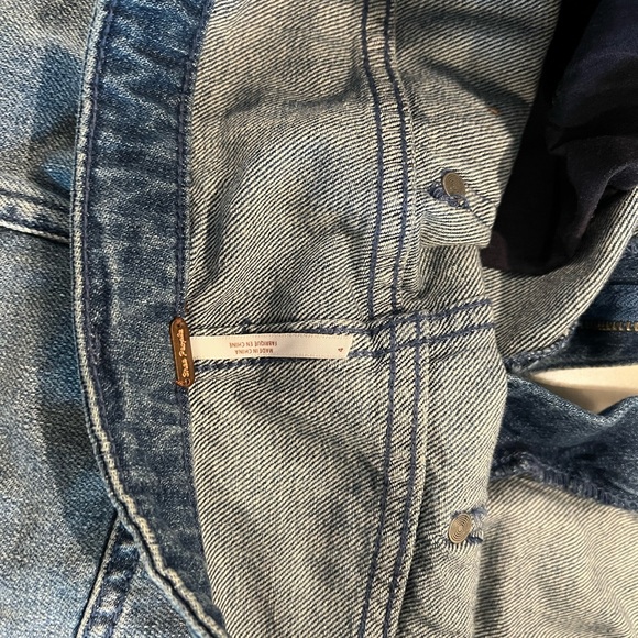 Free people bedazzled denim miniskirt.  Size 4. Great condition - Picture 3 of 3